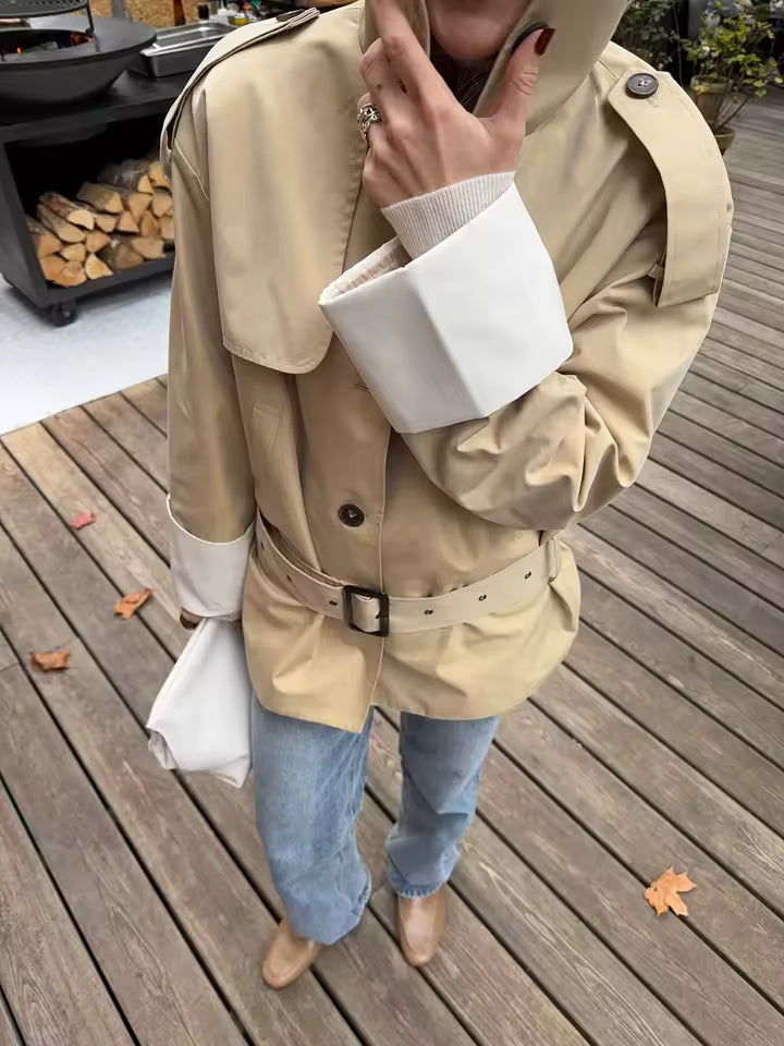 Trench coat Evelyn con polsini a contrasto e cintura