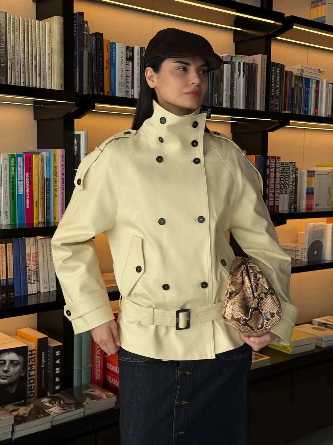 Trench coat Ella sartoriale con collo alto