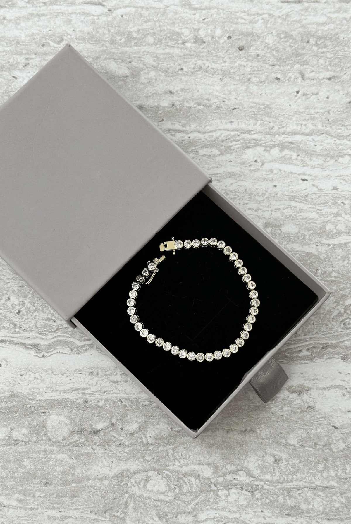 ZEYA - Alba Bezel Tennis Bracelet