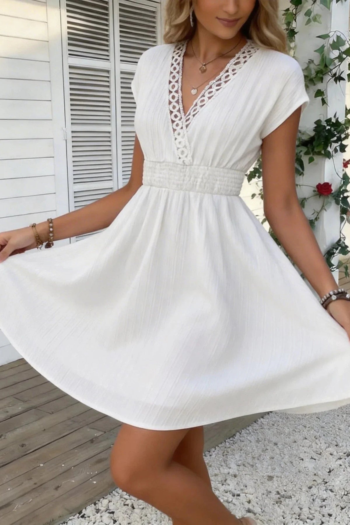 ZEYA - Lorelei French Lace V-Neck Fitted Dress