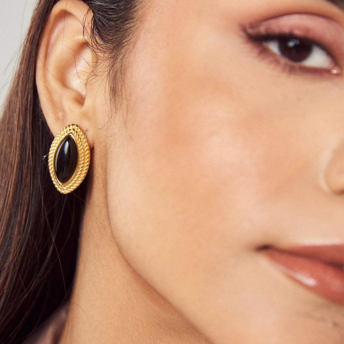 ZEYA - Regina Leaf - Shaped Earrings