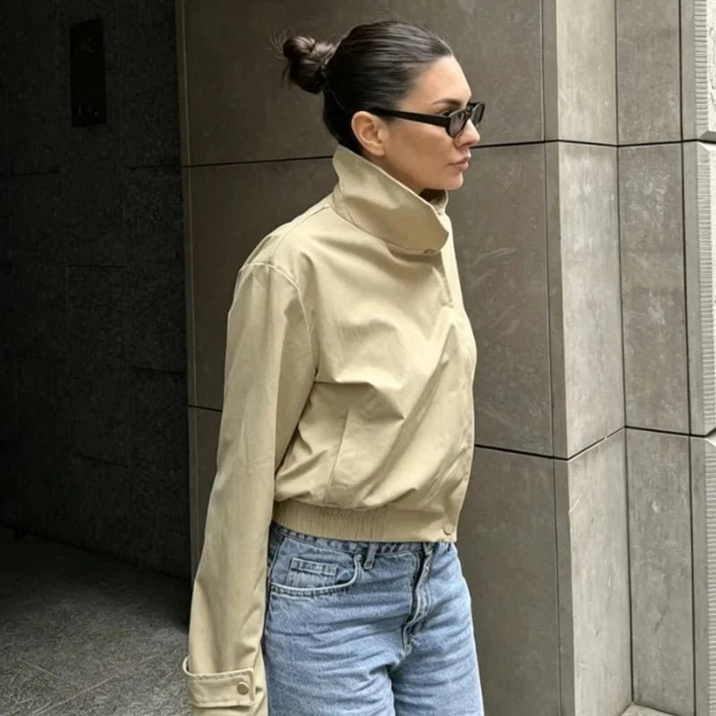 Giacca Carla con Collo Alto e Zip