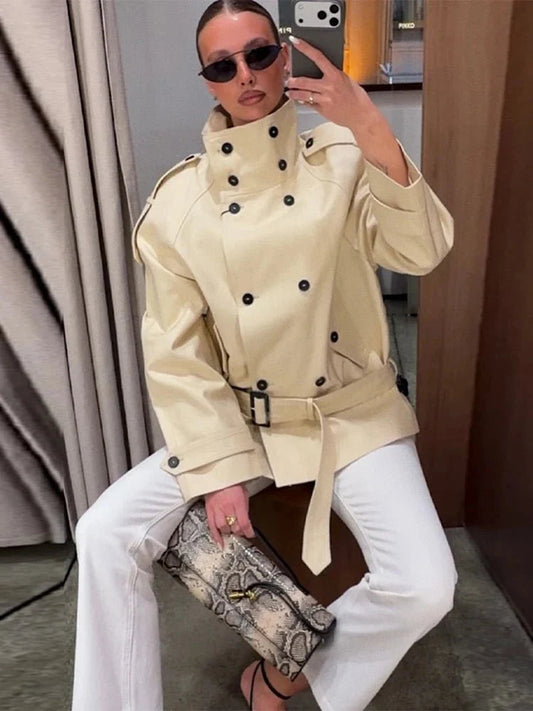 Trench coat Ella sartoriale con collo alto