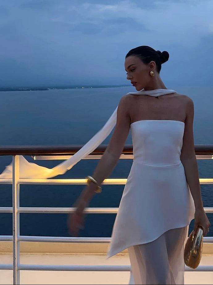 Sophia abito lungo asimmetrico trasparente