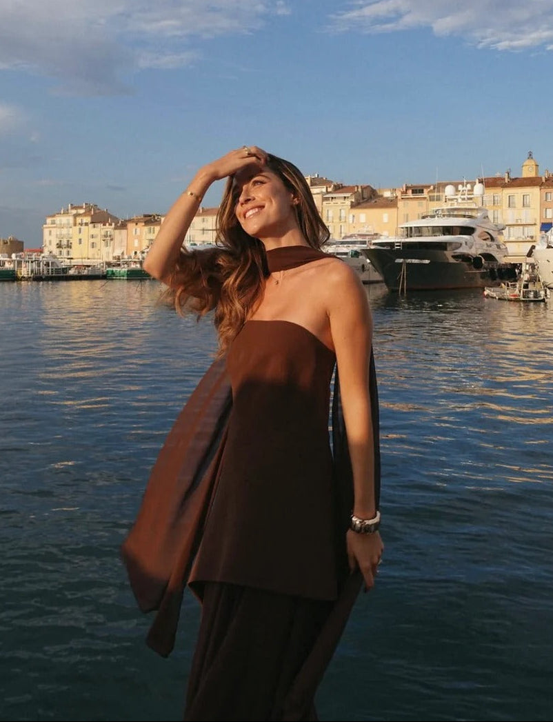 Sophia abito lungo asimmetrico trasparente