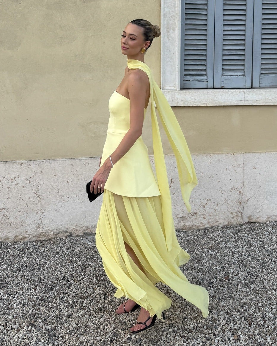 Sophia abito lungo asimmetrico trasparente