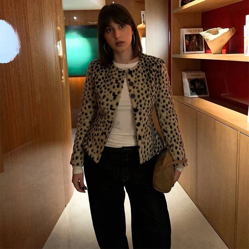 Giacca corta in eco-pelliccia leopardata Katie