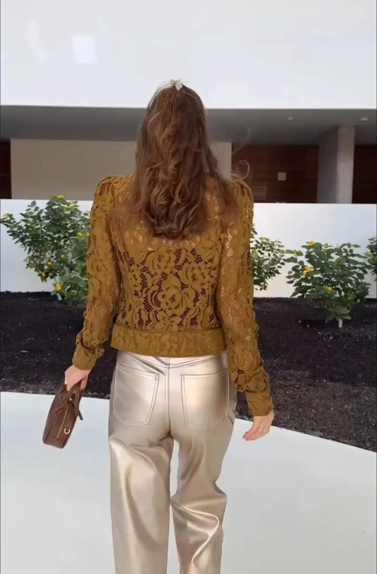 Blusa trasparente in pizzo Hannah