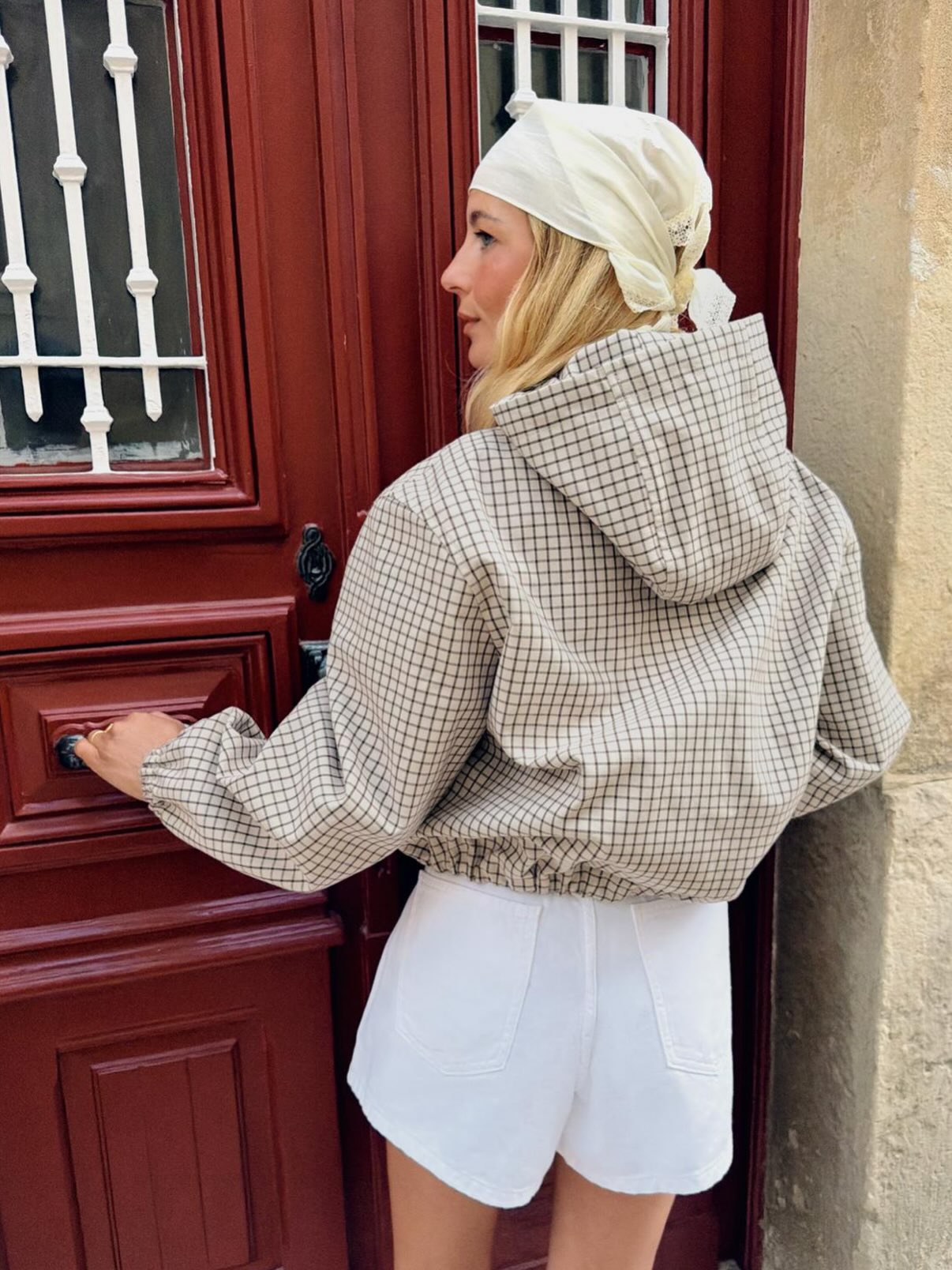Giacca corta con cappuccio a quadri Ellie