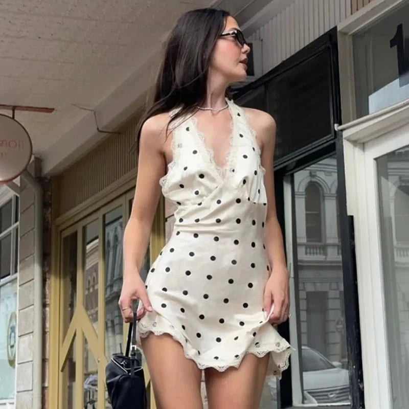 Abito mini Margot in pizzo senza schiena