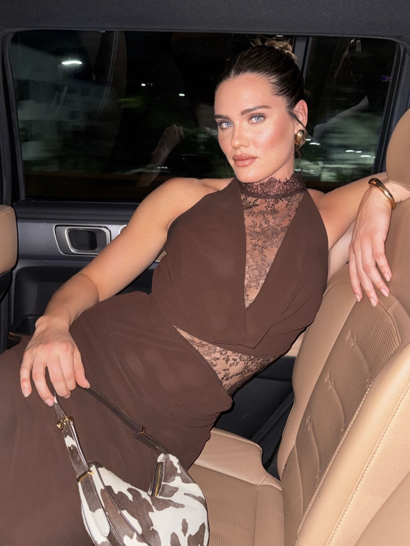 Abito maxi Sienna in pizzo con scollo halter