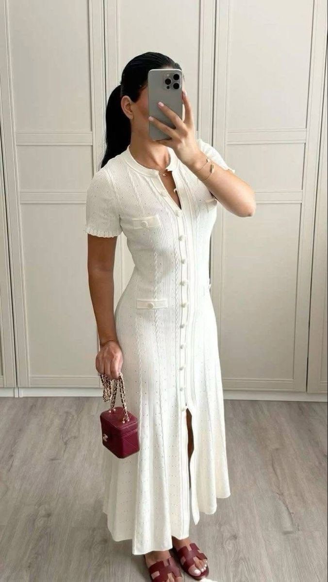 Abito midi in maglia Margot con bottoni frontali