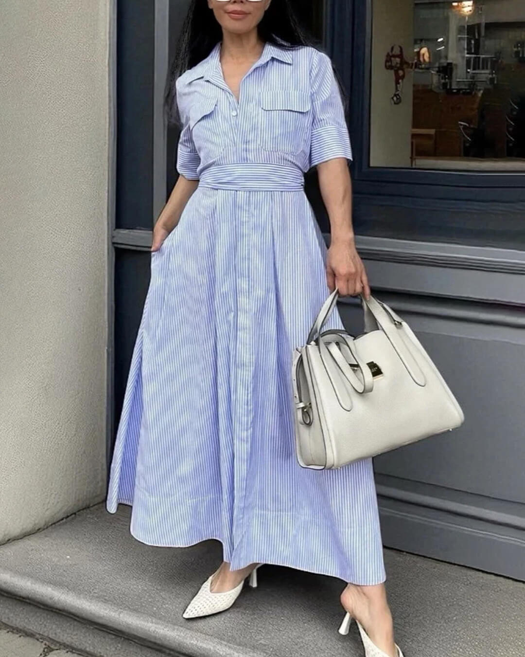 Abito maxi Winona a righe con colletto allacciato