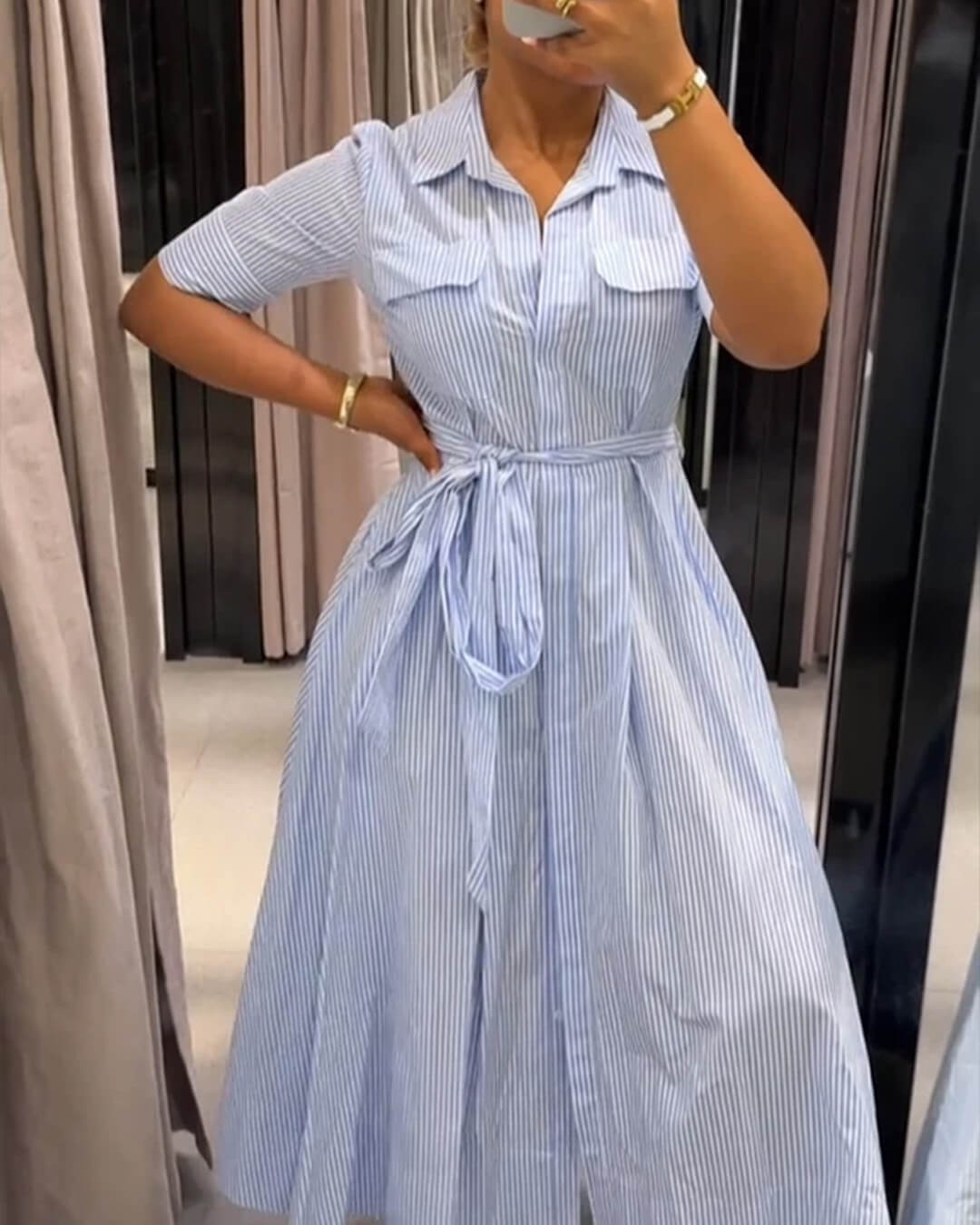 Abito maxi Winona a righe con colletto allacciato