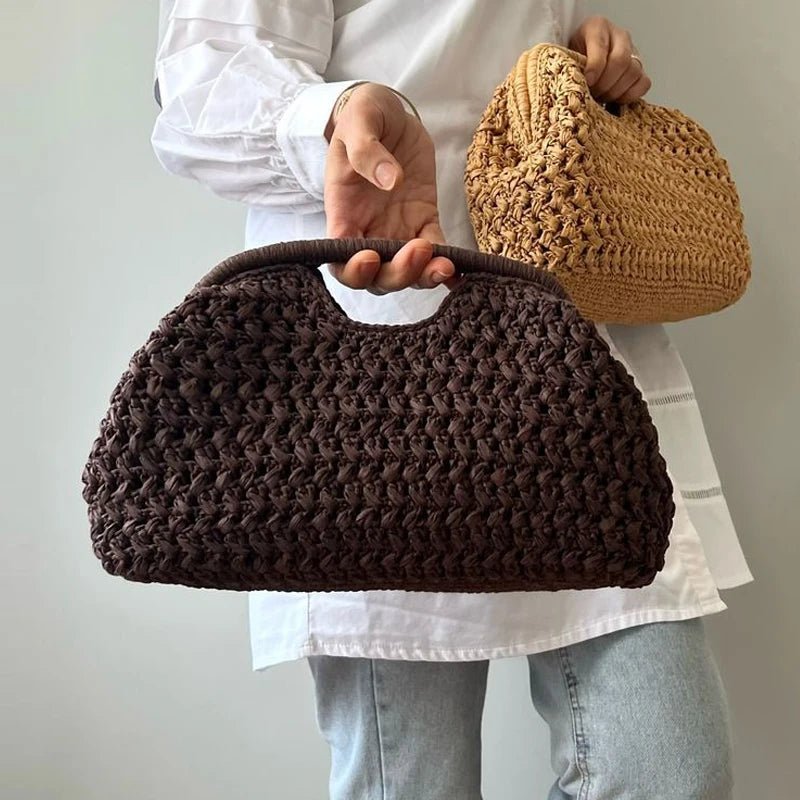 Pochette Sophia intrecciata in paglia con conchiglia