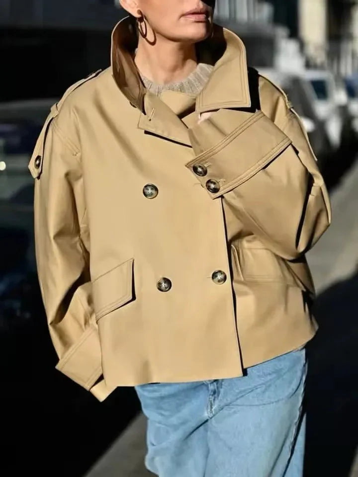 Trench corto Brynn con collo alla coreana