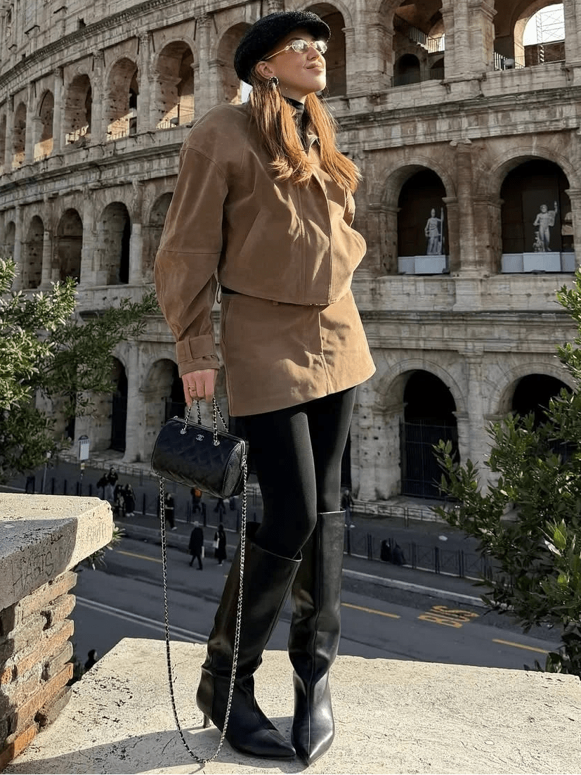 Completo Nicole in suede con giacca corta e gonna