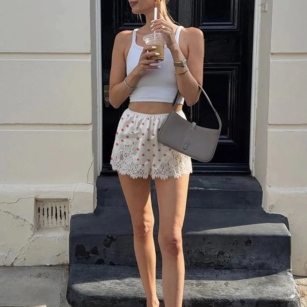 Natasha shorts a pois con bordo in pizzo