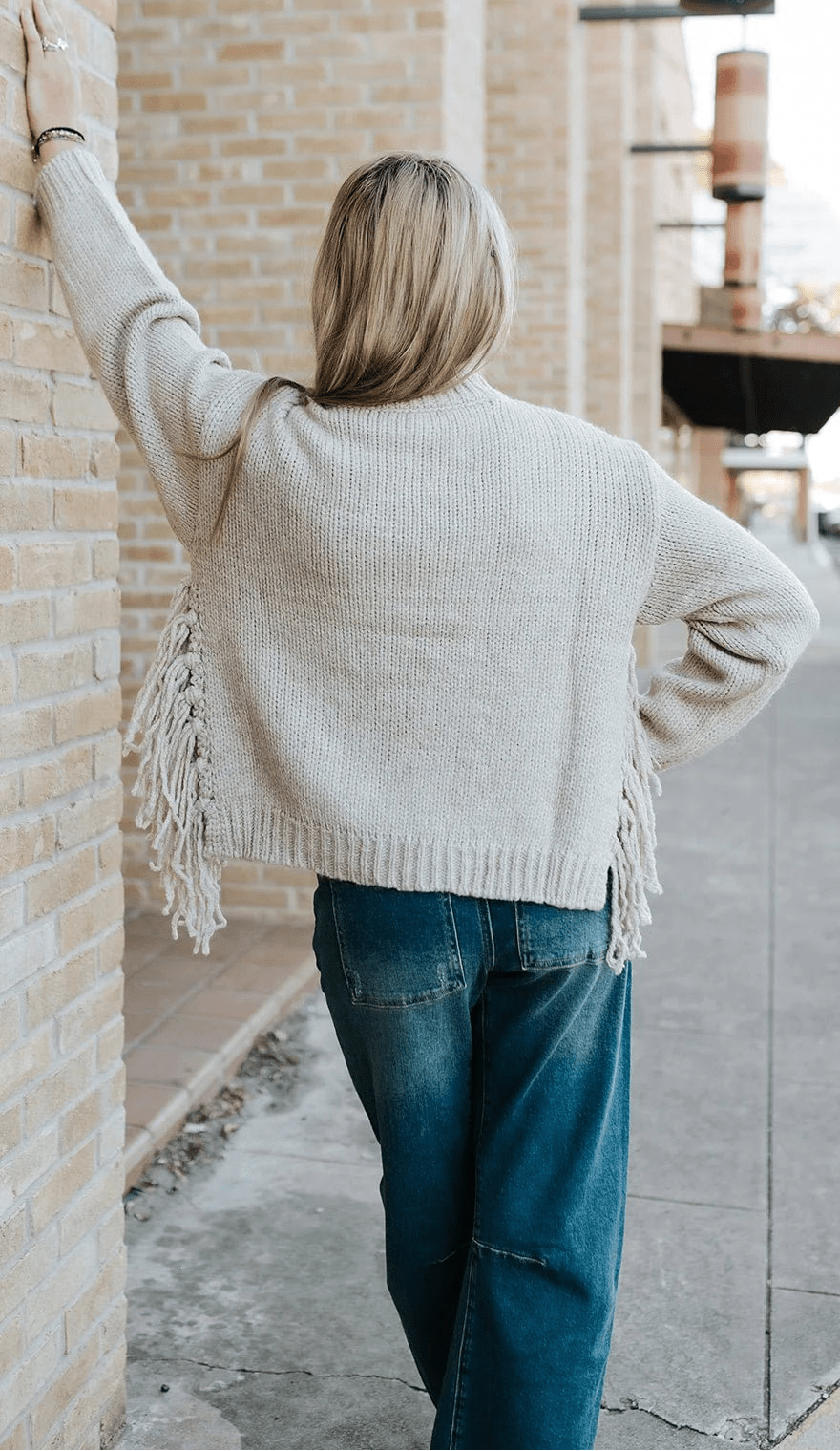 Maglione lavorato a maglia con frange Eva