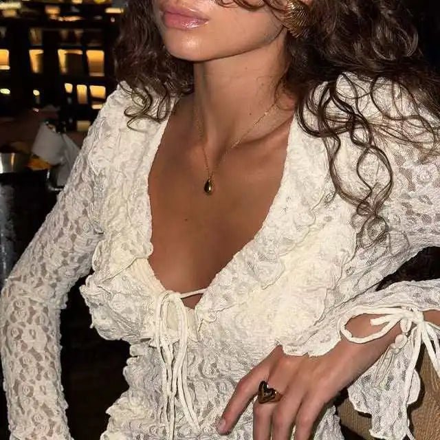Top Audrey con colletto in pizzo a strati