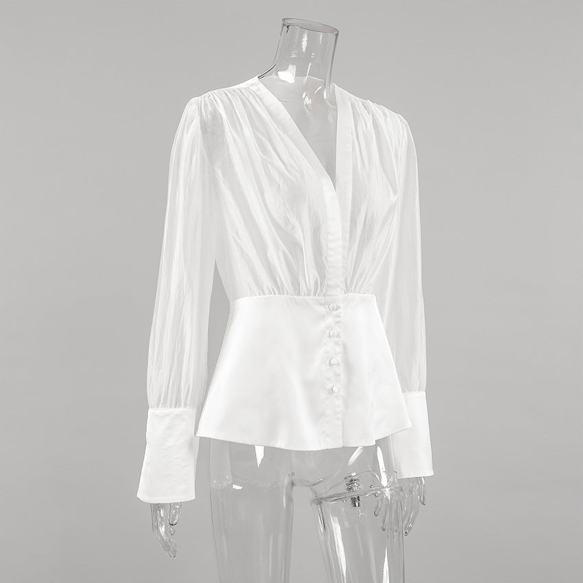 Blusa trasparente Lydia con bottoni e scollo profondo