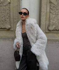 Cappotto in pelliccia sintetica Agnes di media lunghezza