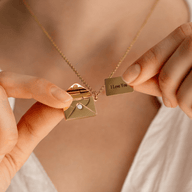 Collana Elegante con Busta Amira