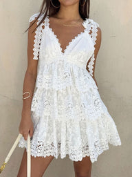 Abito corto Arianna in pizzo a balze con scollo a V