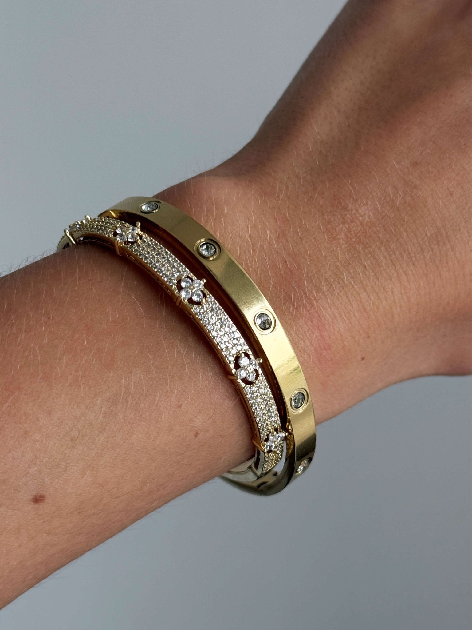 ZEYA - Camille Cuff