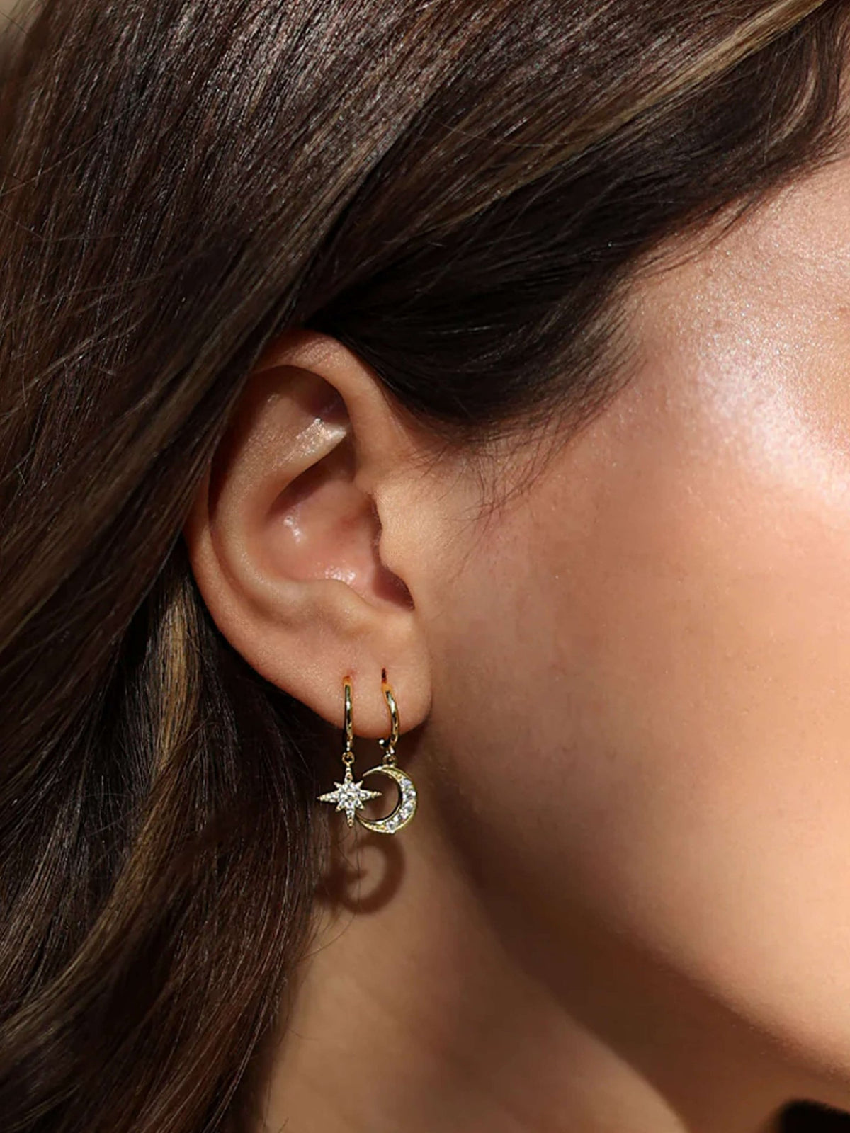 ZEYA - Clara Star Moon Hoop Piercing