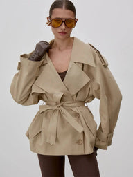 Donna Trench con Lacci e Collo Alto