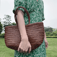 Borsa tote Eira intrecciata a mano