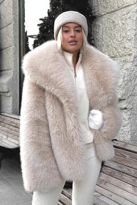 Cappotto Emilie con Colletto Imbottito in Eco Pelliccia