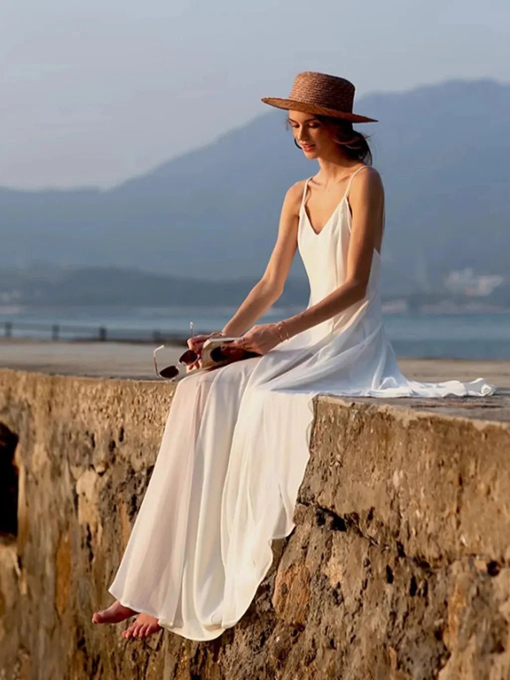 ZEYA - Eulalia V - Neck Backless Cami Dress