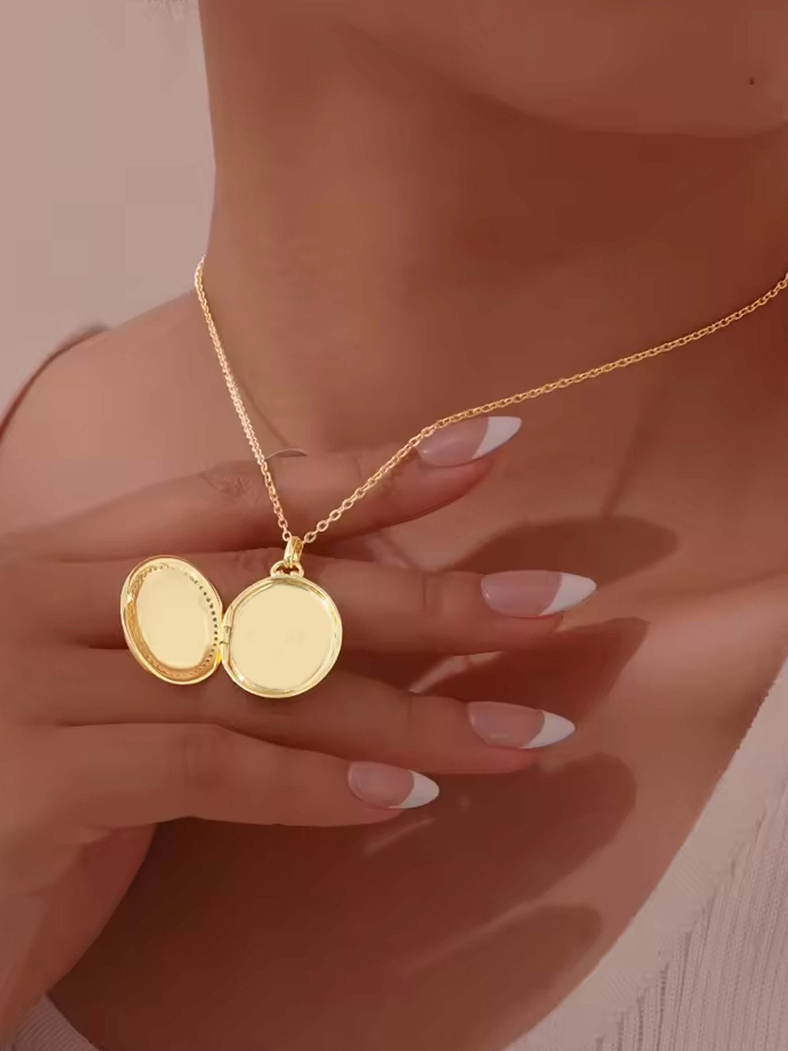 ZEYA - Faye Locker Necklace