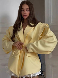 Blazer Filippa con cintura e maniche ampie