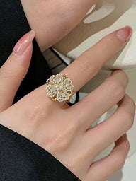 Anello Hazel con foglia di trifoglio girevole
