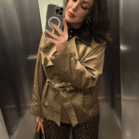 Mary Cappotto trench con colletto a contrasto e cintura