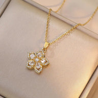 Collana con pendente a fiore Mia