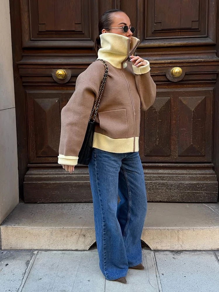 Monica Cardigan in Maglia con Zip e Contrasto
