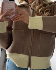 Monica Cardigan in Maglia con Zip e Contrasto