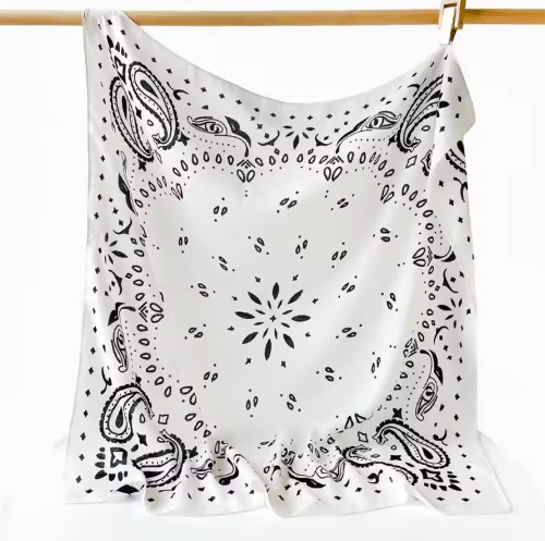 Reese Bandana Sciarpa in Maglia con Motivo Paisley