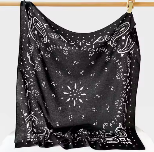 Reese Bandana Sciarpa in Maglia con Motivo Paisley