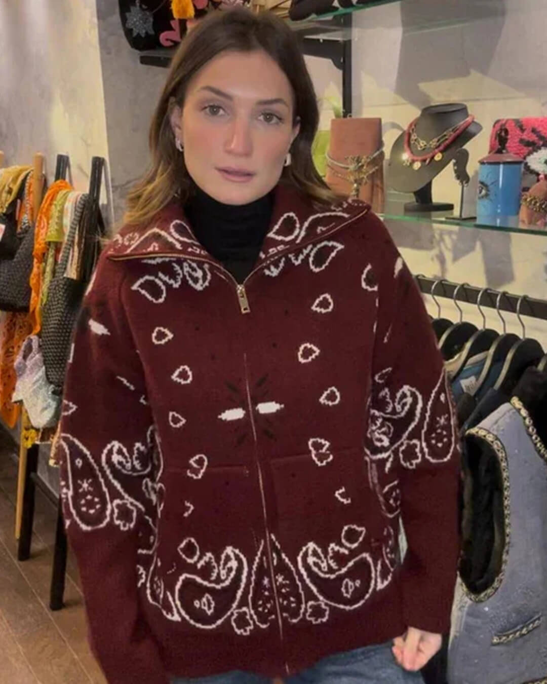 Stacey Cardigan in Maglia con Motivo Paisley