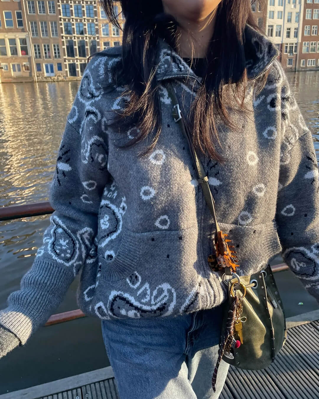 Stacey Cardigan in Maglia con Motivo Paisley