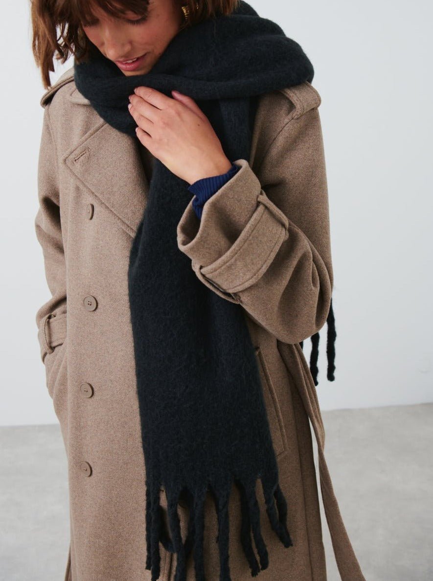 ZEYA - Thigh - Length Chunky Knit Scarf