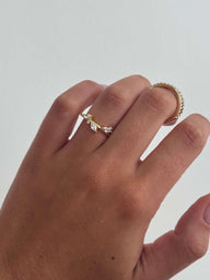 Anello a fascia Vanya Leaf in zirconia